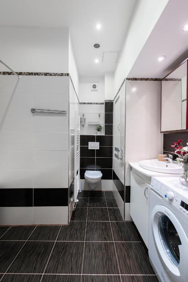 10 Min City Centre 5 People Apartment, Free Coffee Praag Buitenkant foto