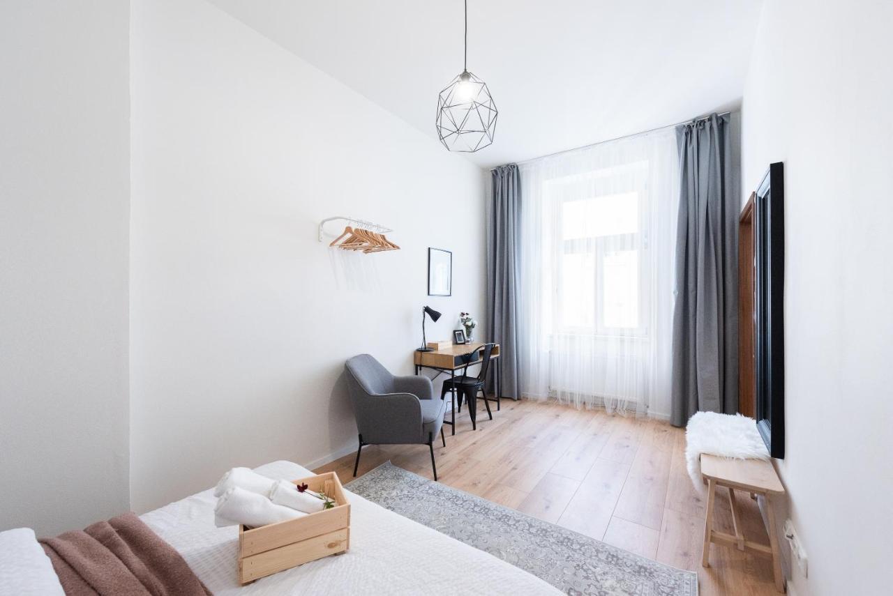 10 Min City Centre 5 People Apartment, Free Coffee Praag Buitenkant foto